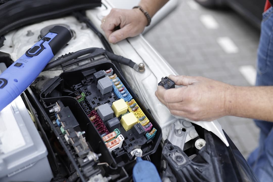 Mobile Auto Repair in the Tri-State Area: When to Call a Mobile Mechanic vs. Visit a Shop